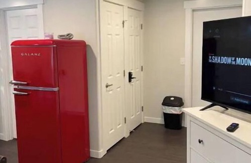 Medford House | Guest Rated 10/10: Furn 365 Private Retreat for All
