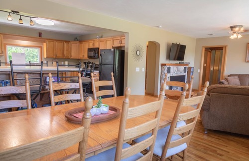 Christmas House | Unwind at Furnace Lake Overlook - Perfect for Families