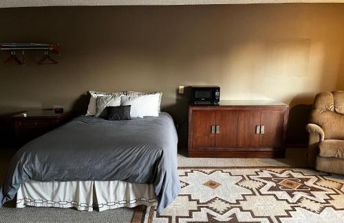 Beaver City Hotel | Exceptional Furnas County Lodging with Family and Pet Comfort