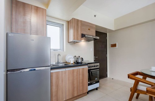 Lahug Apartment | Furnished 1BR | Amenity View, WiFi, Netflix and Pool