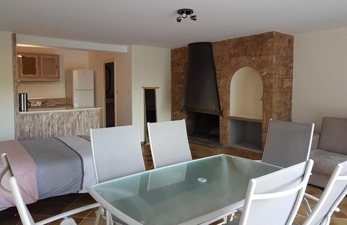 Draguignan Apartment | Cozy Studio with Pool and Pet-Friendly Amenities