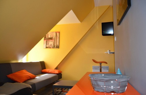 Ouzouer-sur-Loire Apartment | Cozy Furnished Apartment 2: Pet-Friendly with Breakfast