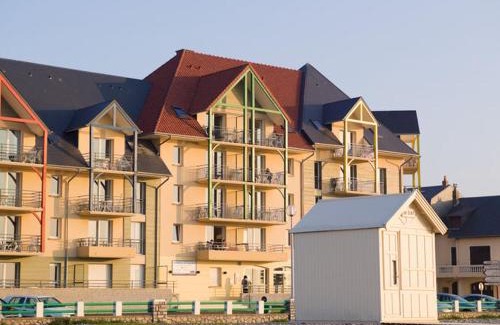 Cayeux-sur-Mer Apartment | Cozy Apartment with Balcony, Pool & Pet-Friendly Stay
