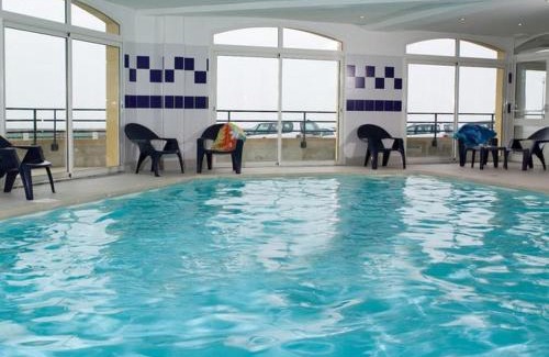 Cayeux-sur-Mer Apartment | Cozy Apartment with Balcony, Pool & Pet-Friendly Stay