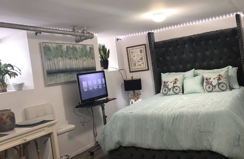 Throgs Neck Apartment | Cozy Bronx Apartment - Perfect for Families and Pets