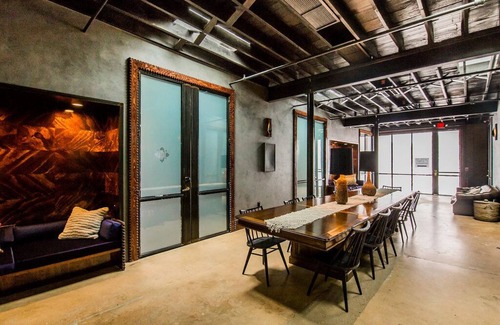 Central East Austin Apartment | Cozy Downtown ATX Apartment with Coffee Shop & Bar