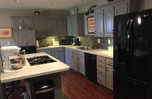 Lenexa Apartment | Tranquil Lenexa Apartment with Breakfast and Kitchen Access