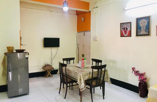 New Alipore Apartment | Welcoming 2-Bedroom Apartment in New Alipore - Great Reviews