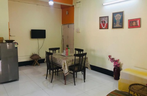 New Alipore Apartment | Welcoming 2-Bedroom Apartment in New Alipore - Great Reviews