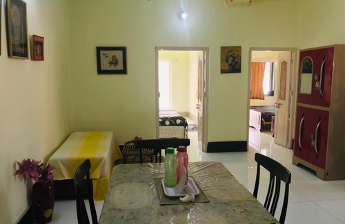 New Alipore Apartment | Welcoming 2-Bedroom Apartment in New Alipore - Great Reviews