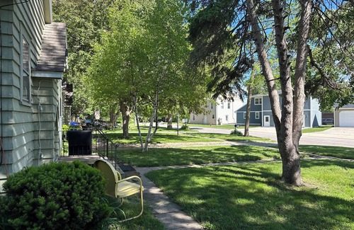 Clear Lake Cottage | Lakefront Cottage with Pool: Rated 10/10 for Your Stay!