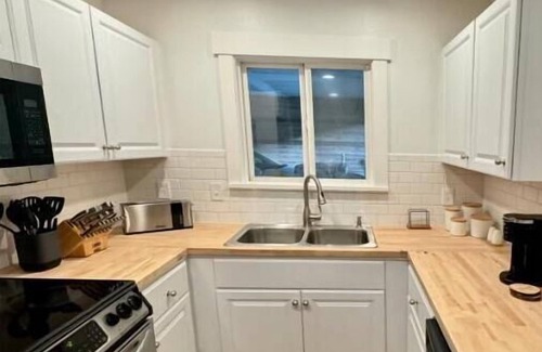 Seabeck Cottage | Serene Cottage Retreat on 5 Acres Near Seattle Ferry
