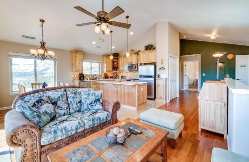 South Lake Tahoe House | Inviting South Lake Tahoe Retreat with Deck & Gas Grill