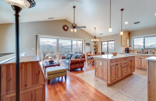 South Lake Tahoe House | Inviting South Lake Tahoe Retreat with Deck & Gas Grill