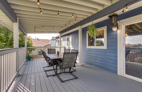 Thornton House | Family-Friendly Thornton Retreat with Deck and Fireplace