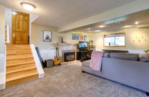 Thornton House | Family-Friendly Thornton Retreat with Deck and Fireplace