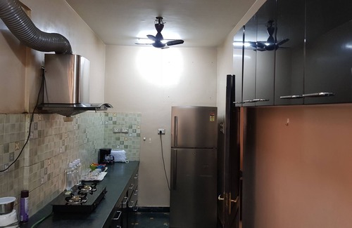 Ballygunge Apartment | Comfortable Flat with Kitchenette in South Kolkata's Heart