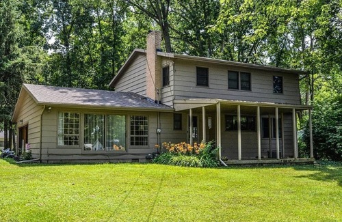 Lima House | Cozy Home Near Attractions with Breakfast and Family Amenities