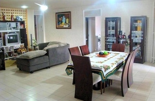 Jatiuca House | Stella Maris House: Steps from Jatiúca Beach with Pool