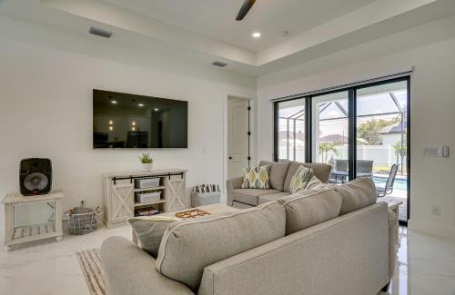 Diplomat House | Relax in Cape Coral Escape with Oceanfront Pool & Lanai