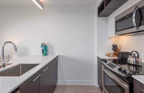 Reston Apartment | Elegant Retreat Near Spring Hill | Reston Town Center
