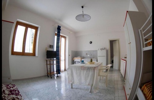 Santa Tecla Apartment | Cozy Open-Space Apartment Steps from the Sea and Shops