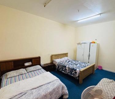 Al Ain House | Cozy Private Room with Bath in Pet-Friendly Villa