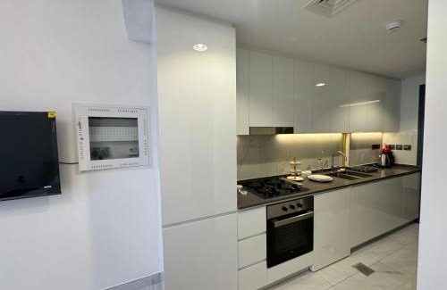 Motor City Apartment | Cozy Furnished Studio in Vibrant City Center