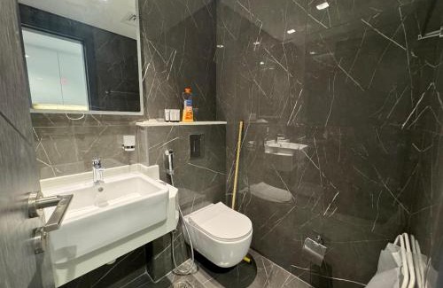 Motor City Apartment | Cozy Furnished Studio in Vibrant City Center