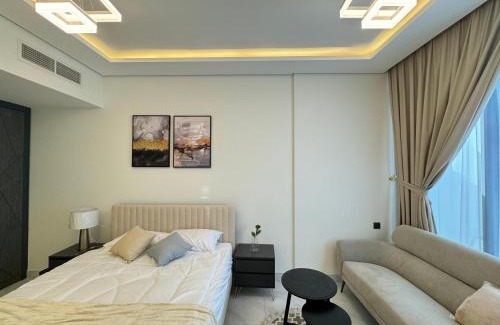 Motor City Apartment | Cozy Furnished Studio in Vibrant City Center
