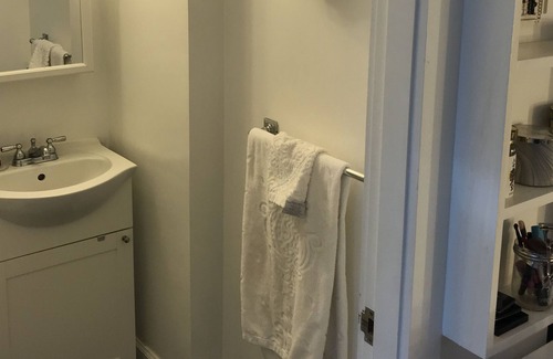 Wellesley Apartment | Cozy Studio with Private Patio and Parking in Wellesley Square