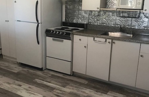 Lido Beach Apartment | Cozy Studio Retreat with Private Beach Access