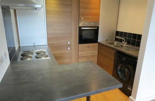 Salford Apartment | Stylish Holiday Home for Families in Manchester's Heart