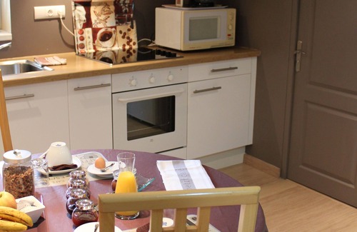 Canardiere Est Apartment | Inviting 2-Bedroom Retreat with Garden & Family-Friendly Amenities