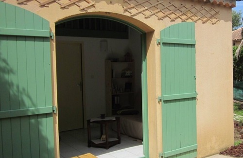 Mouries House | Comfortable Stay in the Heart of Alpilles with Pool & Breakfast
