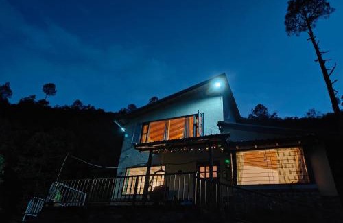 Kaul Ski Chalet | Tranquil Retreat: Fursat, Exclusive Solitude Awaits