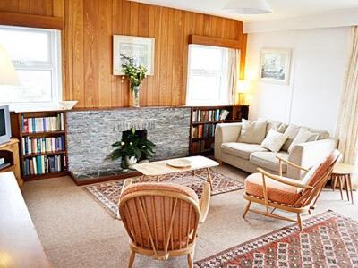 St Just House | Pet-Friendly Retreat at Furzeburrow - Rated 9.3/10!