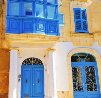 Mosta Apartment | Cozy Fusion Homestay: Top-Rated Stay with Breakfast