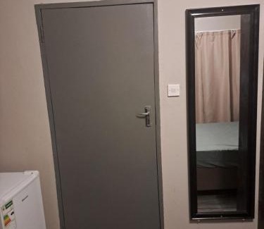 Bobonong House | Cozy Stay at Bob City Travel: Family-Friendly Amenities