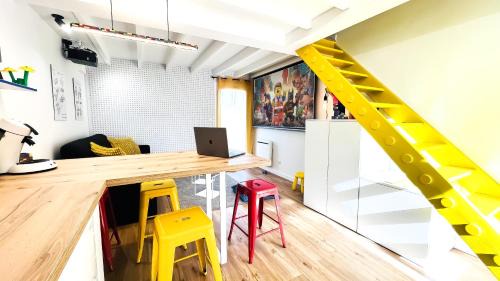 Chasseneuil-du-Poitou Apartment | Family-Friendly Futurostudio Appart Hôtel Near Futuroscope