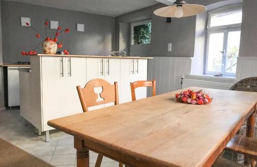 Neustadt-Hambach Apartment | Fuxbau: Highly Rated Hotel with Family-Friendly Amenities