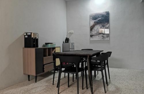 Kuah Apartment | Idyllic Fuxi Holiday Villa in Nagoya with Pool & Breakfast
