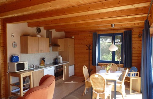 Muritz Apartment | Oceanfront Family Retreat in Deutschland with Spa Access