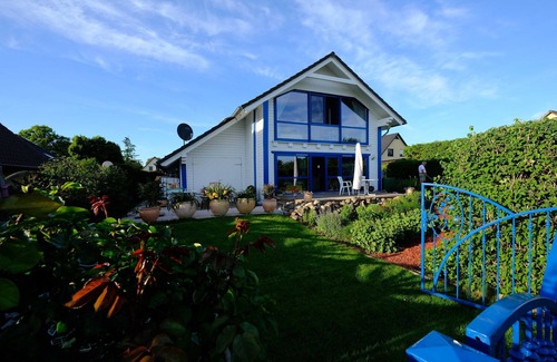 Muritz Apartment | Oceanfront Family Retreat in Deutschland with Spa Access