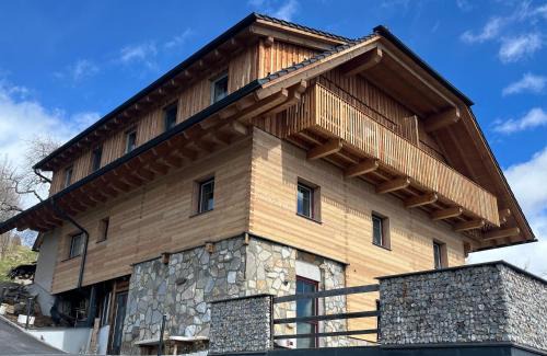 Sankt Peter am Kammersberg Apartment | Family-Friendly Retreat at FW Aussicht Fam Sigl with Hot Tub