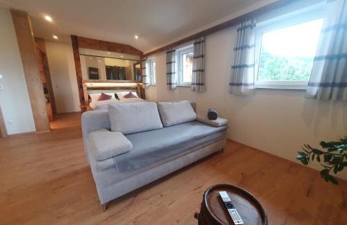 Sankt Peter am Kammersberg Apartment | Family-Friendly Retreat at FW Aussicht Fam Sigl with Hot Tub