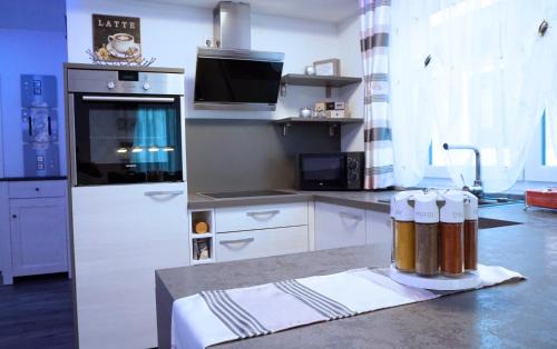 Singen Apartment | Discover FW-Siegel: Oceanfront Stay with Pool & Family Fun