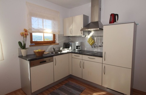 Brunico Apartment | Unforgettable Ocean View Stay at FW "stadtblick" Gutshaus