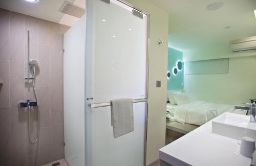 Cianjin District Hotel | Discover FX INN Kaohsiung: Family-Friendly with Top Reviews