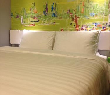 Cianjin District Hotel | Discover FX INN Kaohsiung: Family-Friendly with Top Reviews